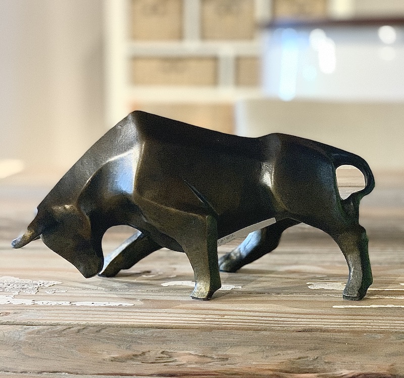 Figura de resina de Toro embistiendo - Imagen 4